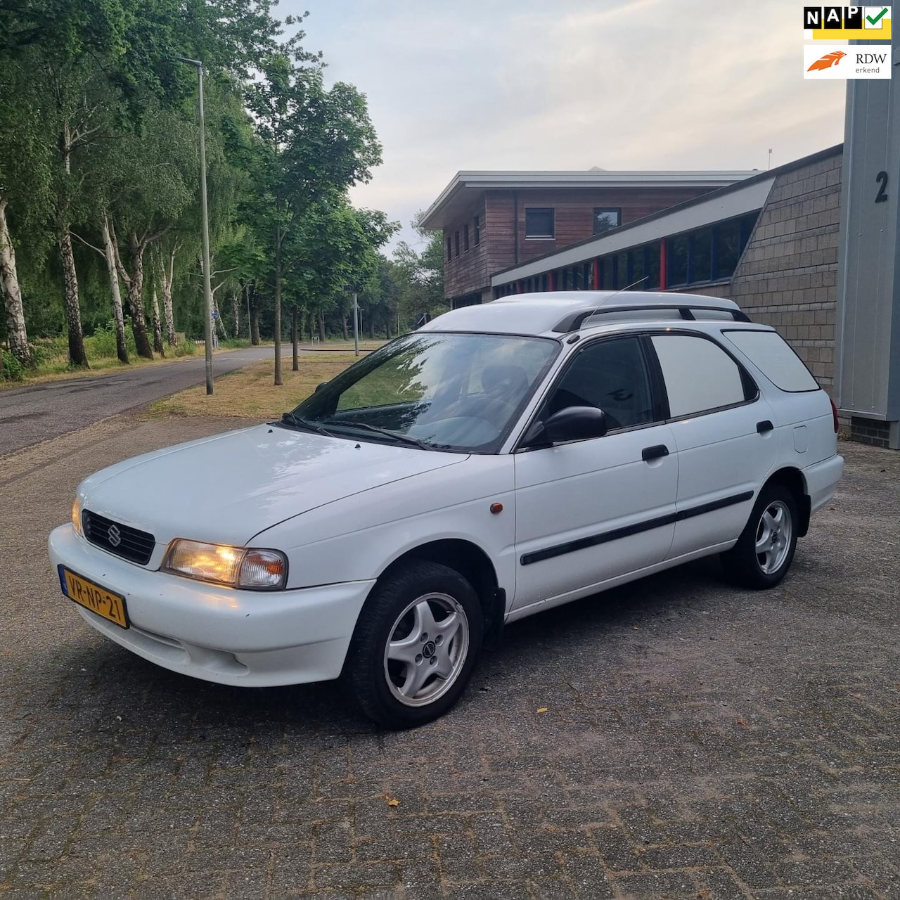 Suzuki Baleno - 1.6 GLX ZEER MOOI AIRCO 20 EURO P/MAAND WEGENB PARTI - AutoWereld.nl