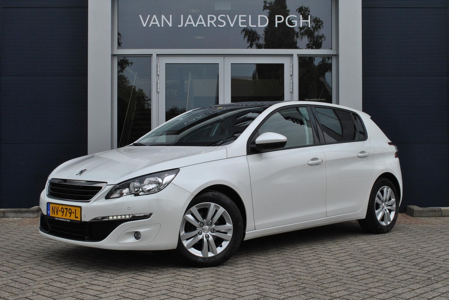 Peugeot 308 - Bleu Lion 1.2 PureTech 110pk Navi - AutoWereld.nl