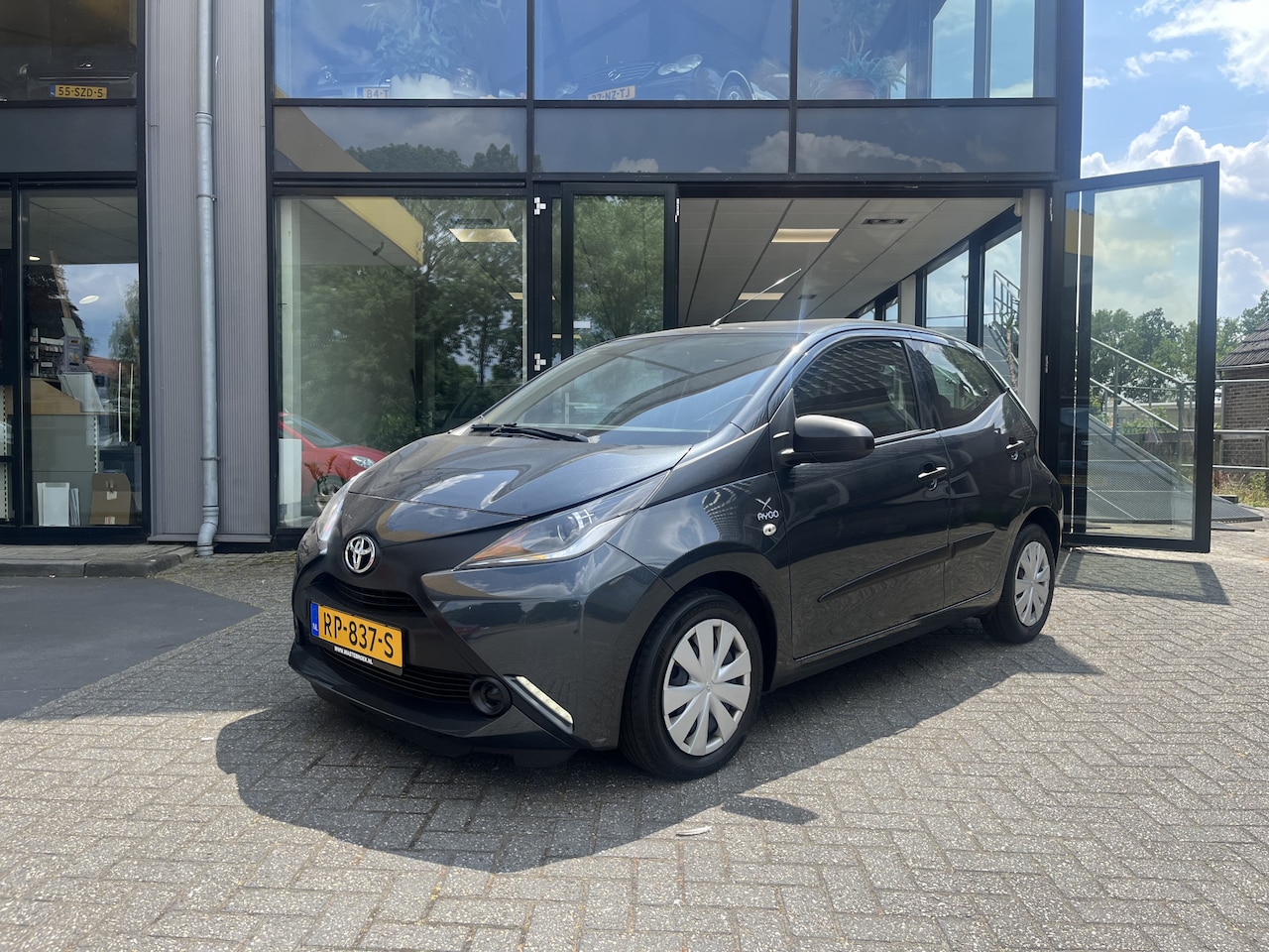 Toyota Aygo - 1.0 VVT-i x-fun Staat in De Krim - AutoWereld.nl