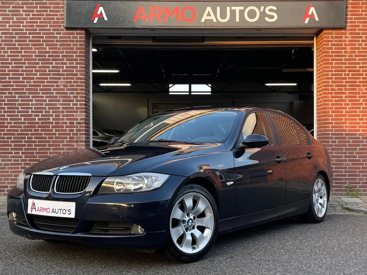 BMW 3-serie - 320i | Airco | Cruise | Rijklaar - AutoWereld.nl