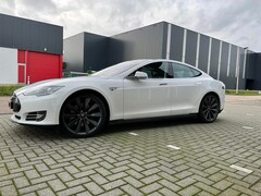 Tesla Model S - MOTORS 85 Base