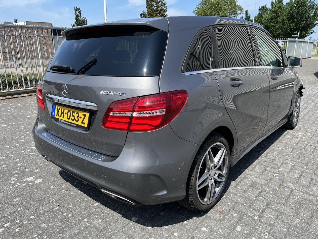 Mercedes-Benz B-klasse 180 Ambition AMG Automaat Panorama 2016 Benzine ...