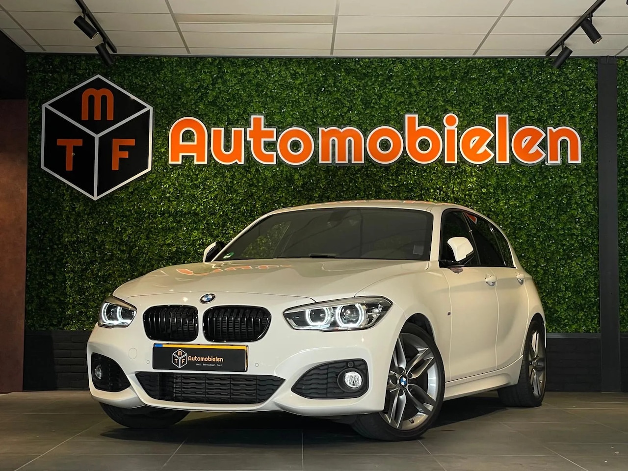 BMW 1-serie - 118i Edition M Sport Shadow Executive 118i Edition M Sport Shadow Executive - AutoWereld.nl