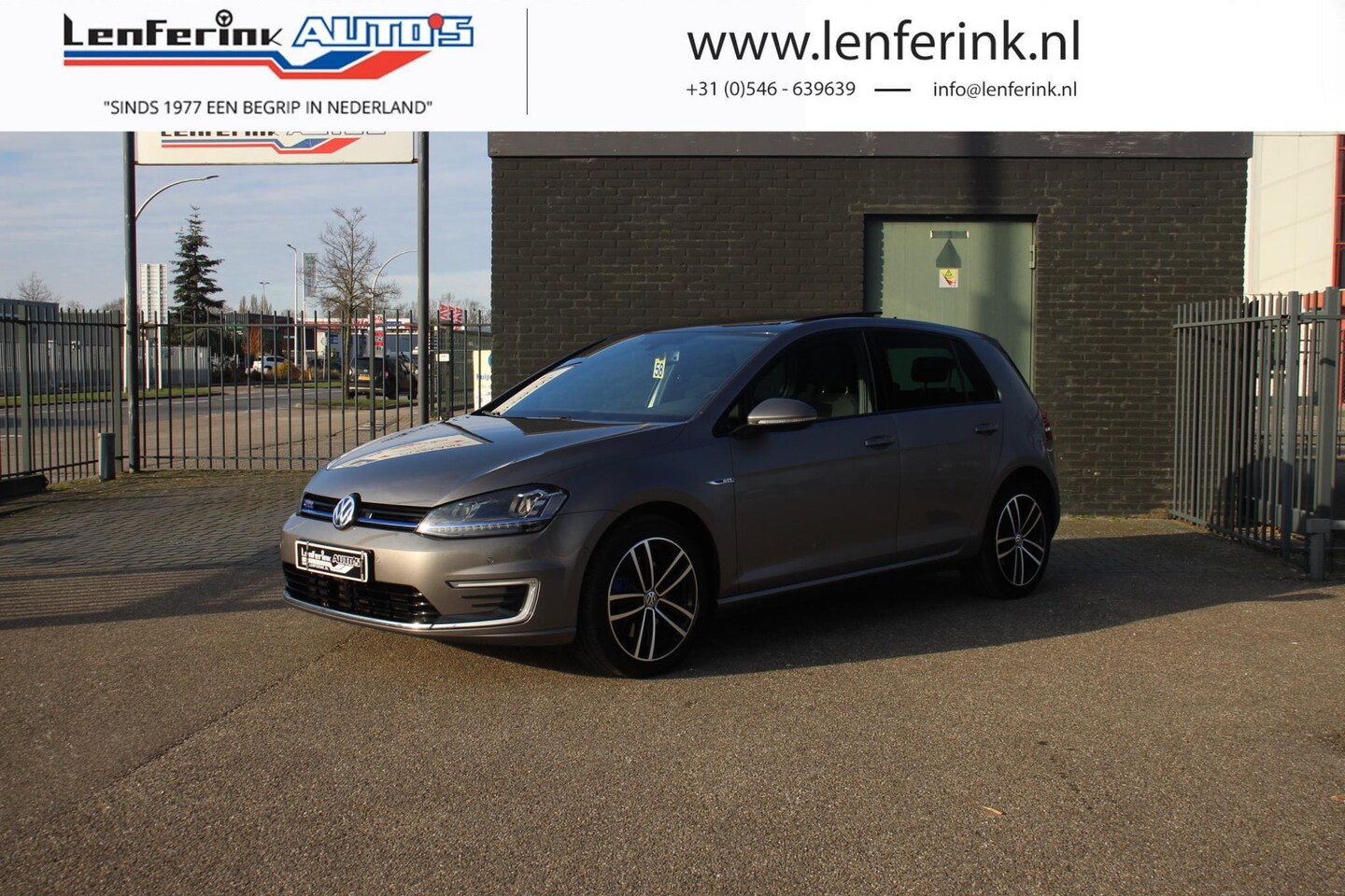 Volkswagen Golf - 1.4 TSI GTE Clima Navi Panodak Adaptive cruise Pdc Camera Apple Carplay - AutoWereld.nl