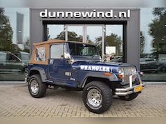 Jeep Wrangler - LAREDO *SOFT TOP