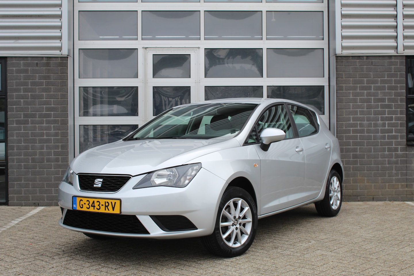 Seat Ibiza - 1.0 MPI Reference / Airco / 5 Deurs / LMV 15" - AutoWereld.nl