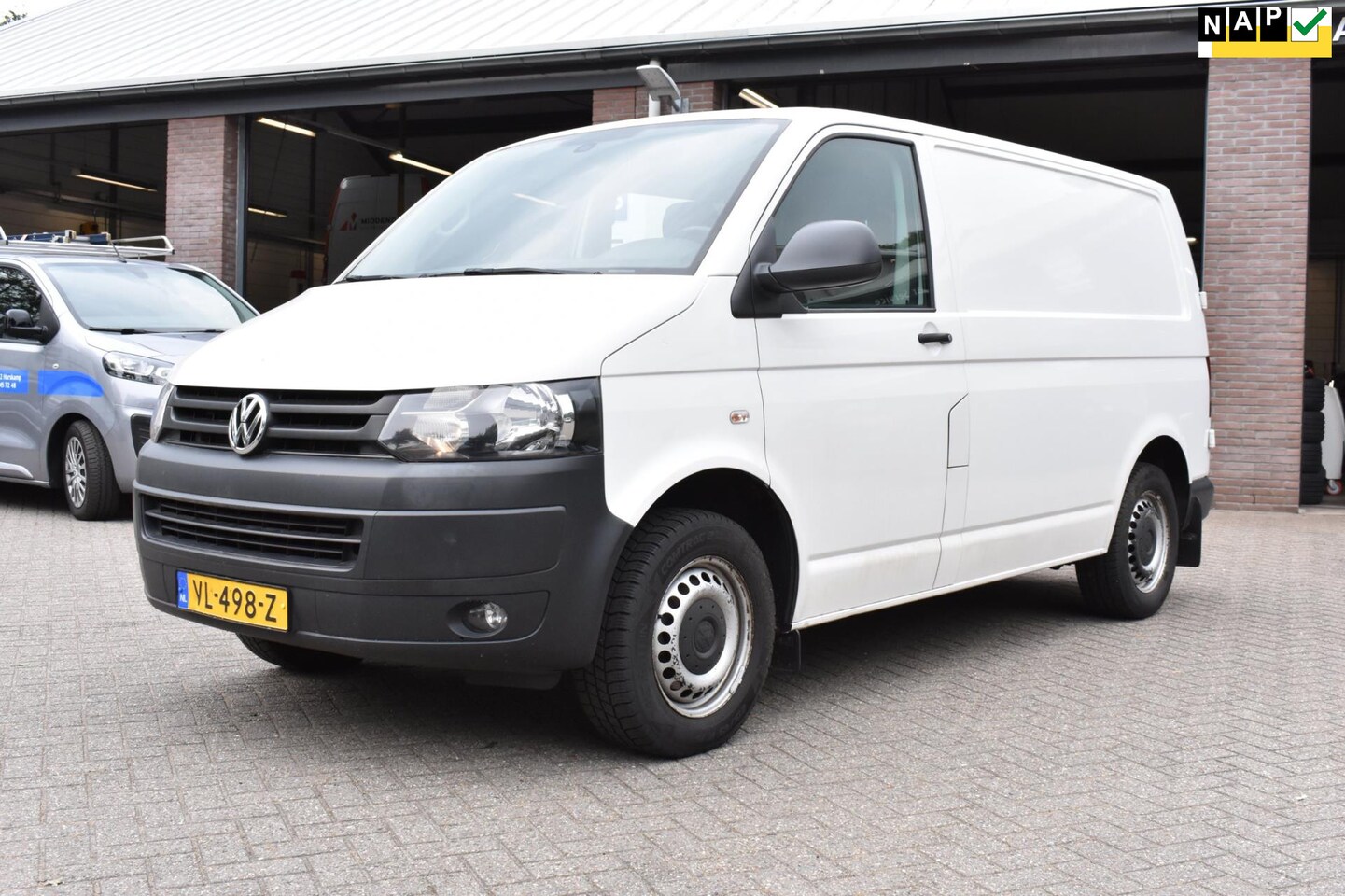 Volkswagen Transporter - 2.0 TDI L1H1 BM DC Trendline 2.0 TDI L1H1 BM DC Trendline - AutoWereld.nl