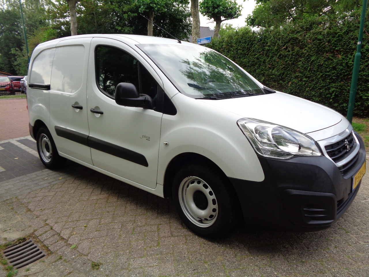 Peugeot Partner - 120 1.6 BlueHDi 75 L1 Profit+ - AutoWereld.nl