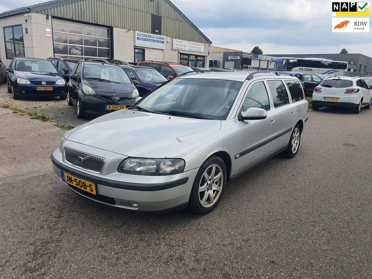 Volvo V70 - 2.4 T AWD Gtr. C.L. Automaat Clima Bj:2000 - AutoWereld.nl