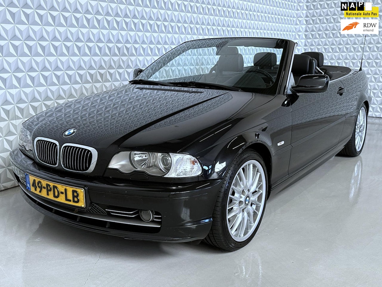 BMW 3-serie Cabrio - 330Ci Executive Navigatie + Leder + Stoelverwarming - AutoWereld.nl