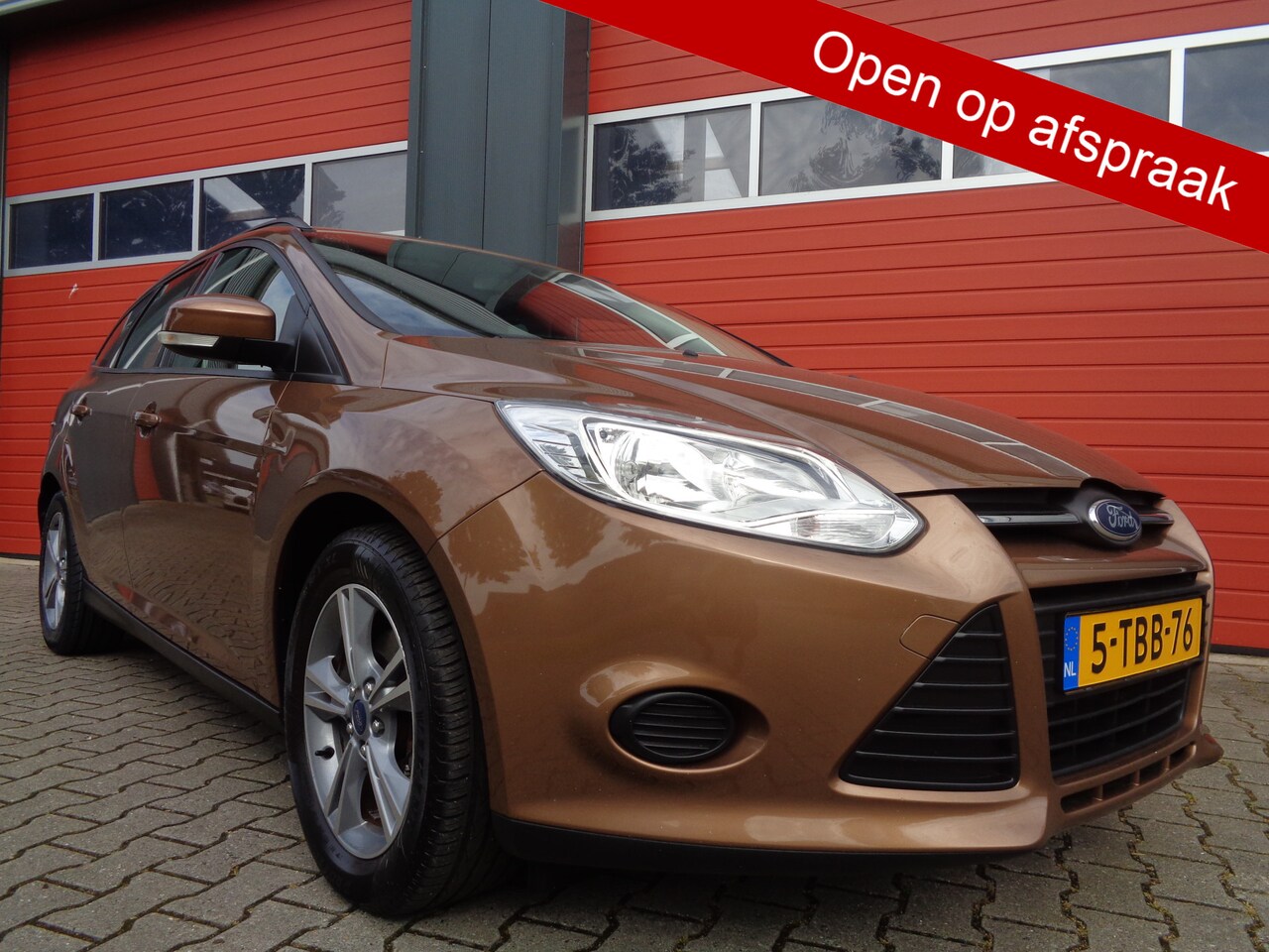 Ford Focus Wagon - 1.0 EcoBoost Edition 101PK Airco Cruise LMV NL-Auto - AutoWereld.nl