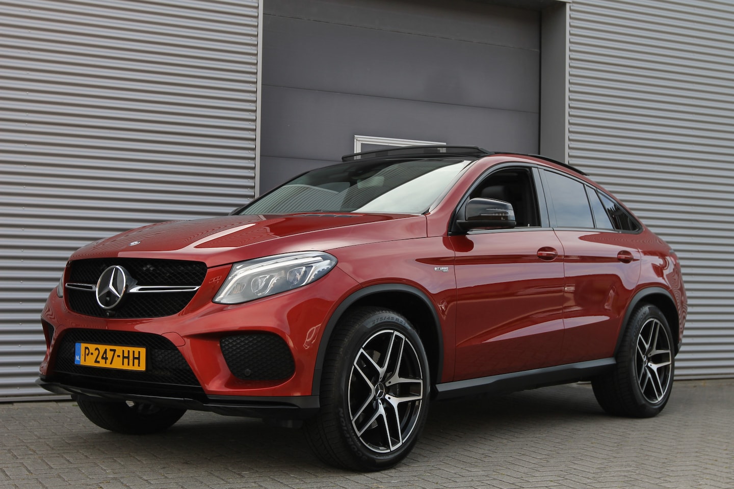 Mercedes-Benz GLE-Klasse - 43 AMG 4MATIC AUT. I 368 PK I PANO.DAK I CAMERA I CARPLAY - AutoWereld.nl