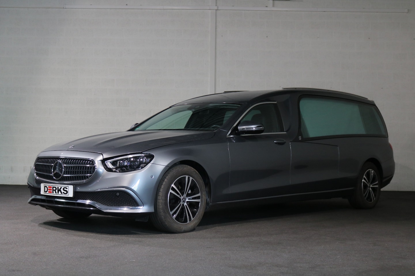 Mercedes-Benz E-klasse - E200d Begrafeniswagen - AutoWereld.nl