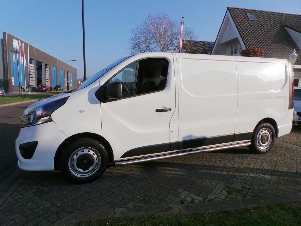 Opel Vivaro - 1.6 CDTI 122pk L2H1 Edition Airco,Navigatie,Enz - AutoWereld.nl