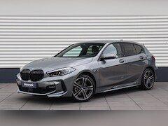 BMW 1-serie - 118i M-Sport | Achteruitrijcamera | HiFi | Stuurwielverwarming | Shadow-Line | 18 Inch