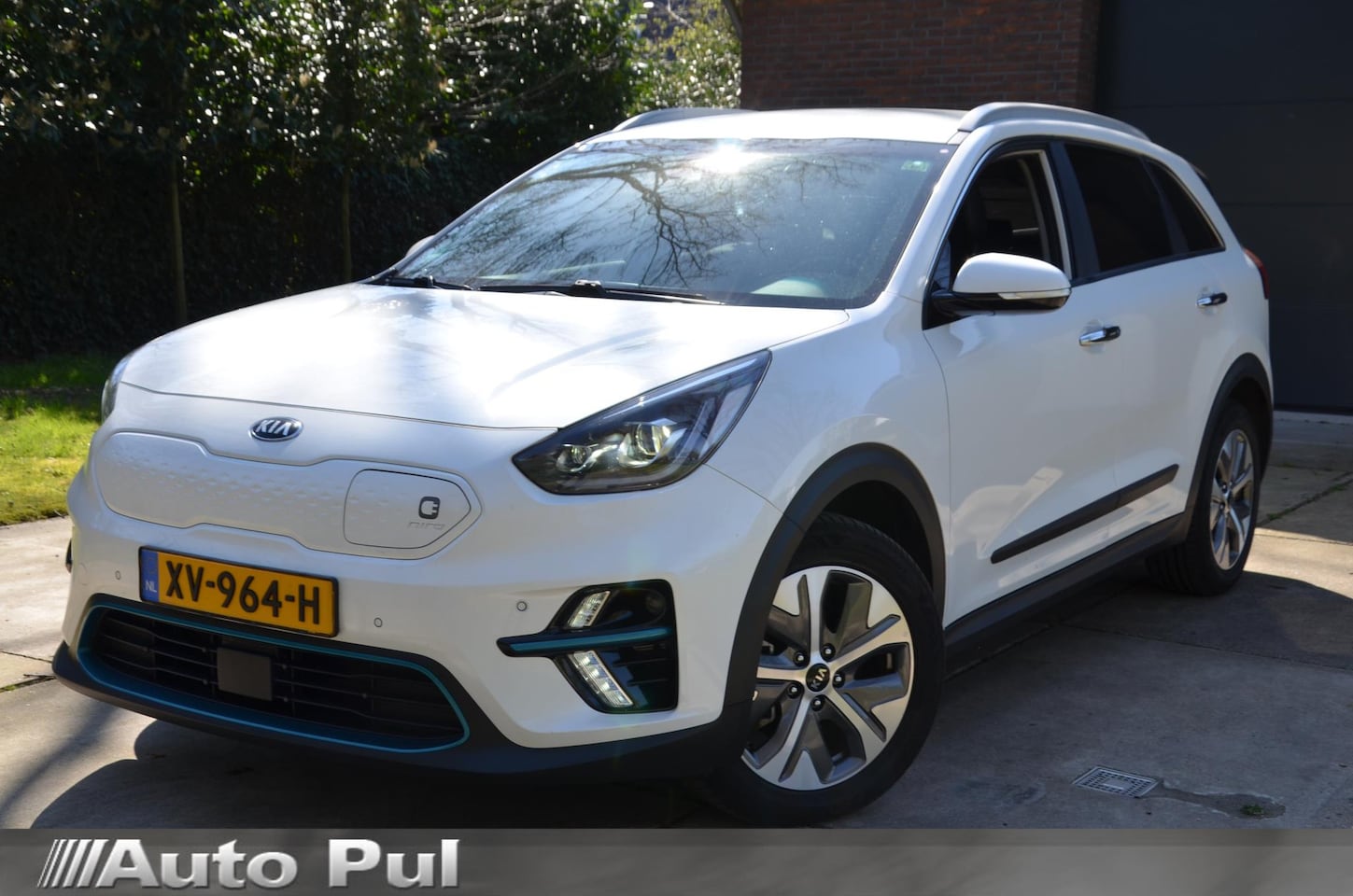 Kia e-Niro - ExecutiveLine 64kWh Navi/Led/Stoelverwarming en koeling/Achteruitrijcamera/Leer - AutoWereld.nl