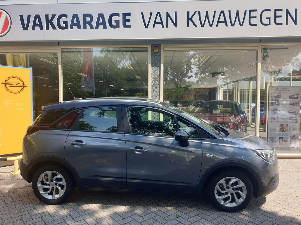 Opel Crossland X - 1.2 NAVI, L.M. VELGEN, AIRCO, BLUETOOTH - AutoWereld.nl