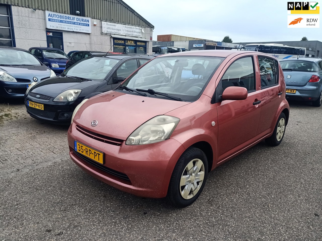 Daihatsu Sirion 2 - 1.3-16V Comfort Bj:2005 NAP! - AutoWereld.nl