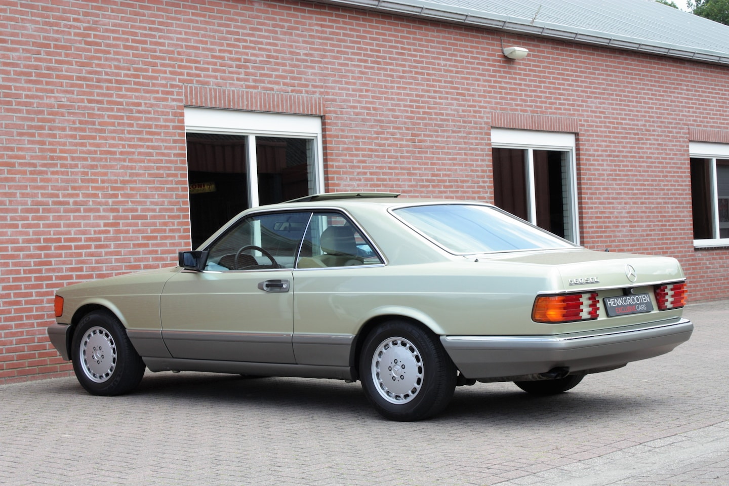 mercedes-benz-s-klasse-560-sec-w126-104-000-km.jpg
