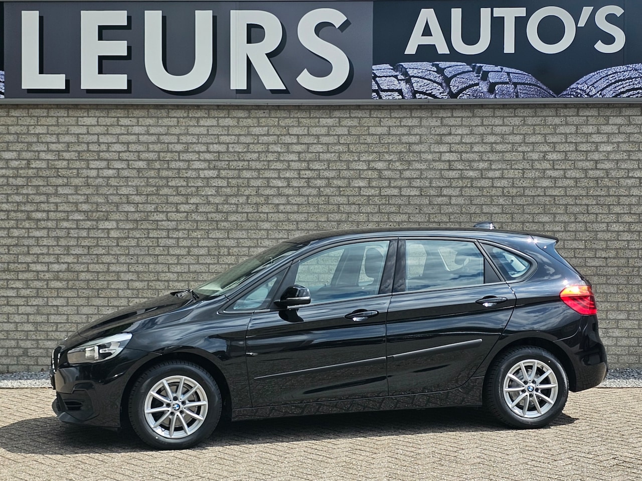 BMW 2-serie Active Tourer - 216I Leer/Navi/Elektrische klep - AutoWereld.nl