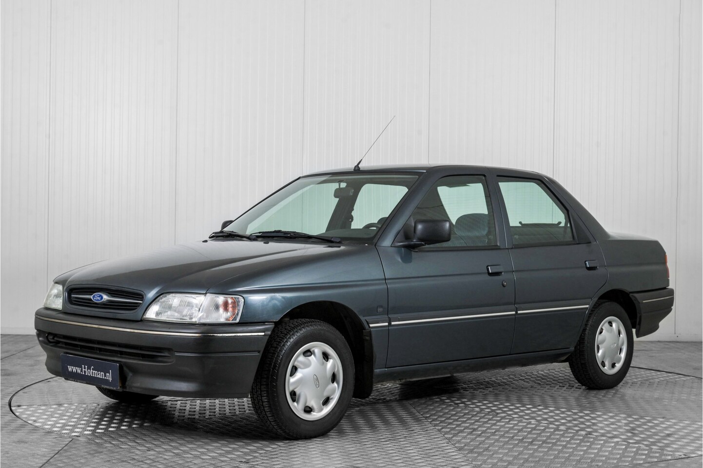 ford-orion-1-6-levante-origineel-16000-km-1e-eigenaar.jpg