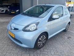 Toyota Aygo - 1.0-12V + / apk / airco / nap / zuinig / nette auto / meeneemprijs