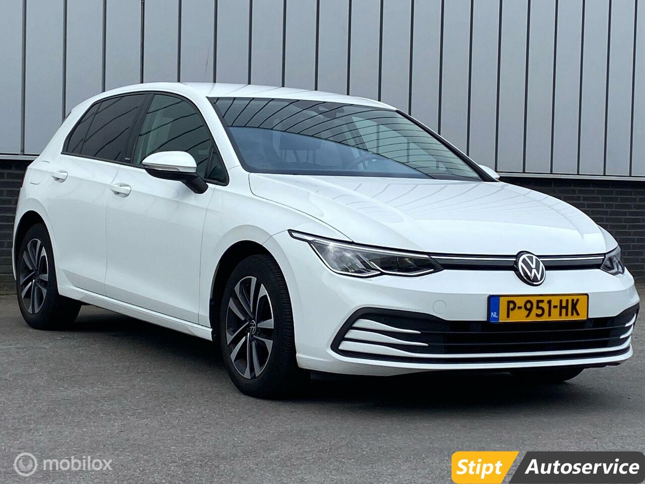 Volkswagen Golf - 1.5 TSI/NAV/Camera/Carplay/Parkeersensoren - AutoWereld.nl