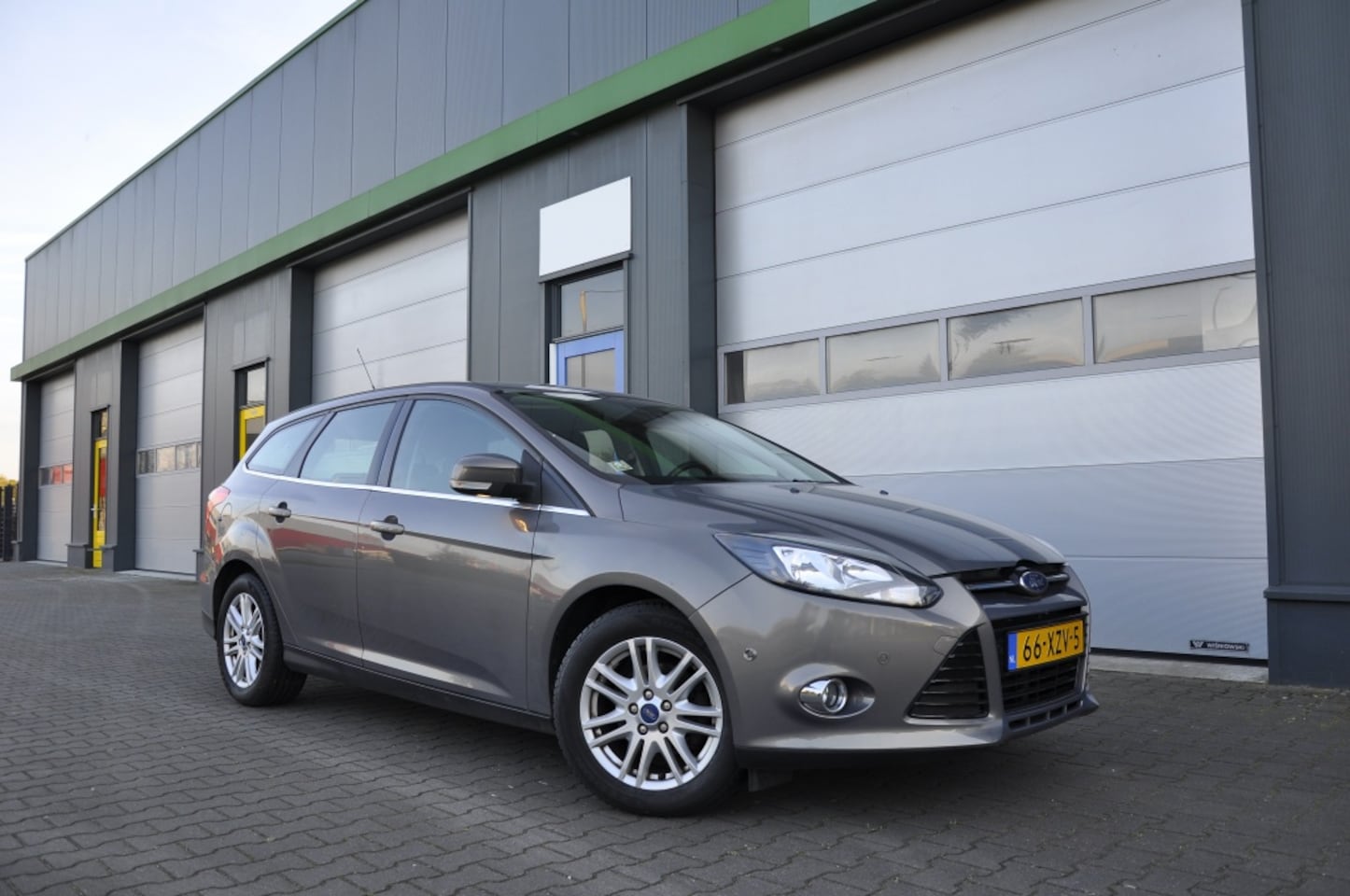 Ford Focus Wagon - 1.0 EcoB. Titanium met gereviseerde motor - AutoWereld.nl