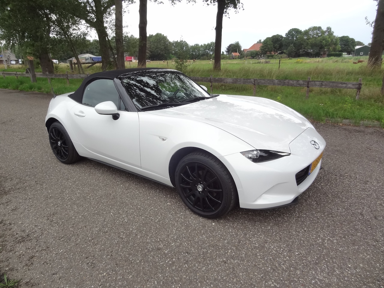 Mazda MX-5 - 1.5 SkyActiv-G 131 TS 1e eig 28796 km ! Wit metallic Design Blackline velgen navigatie - AutoWereld.nl