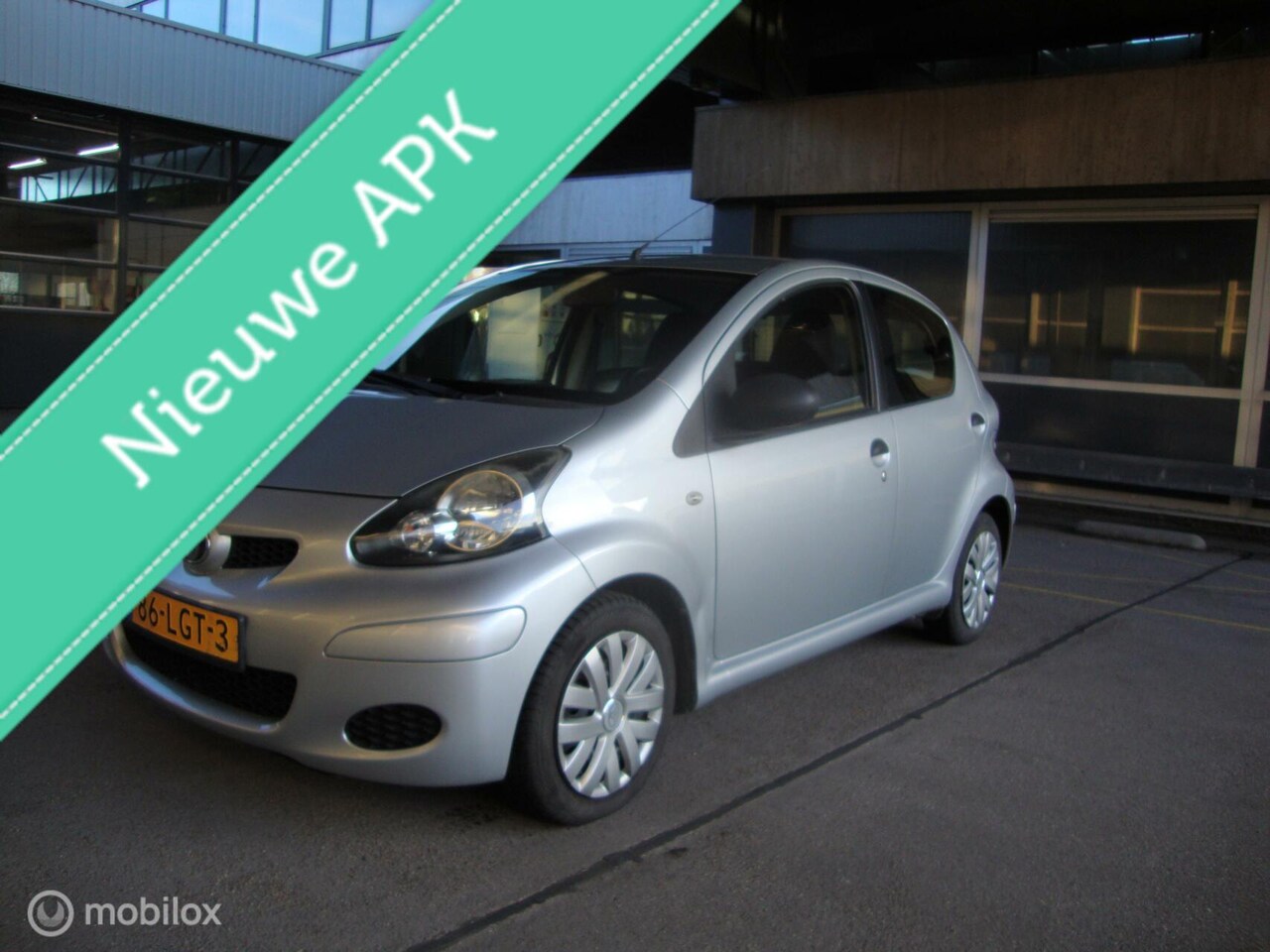 Toyota Aygo - 1.0-12V Comfort 5 Deurs met Airco en Nieuwe Apk - AutoWereld.nl