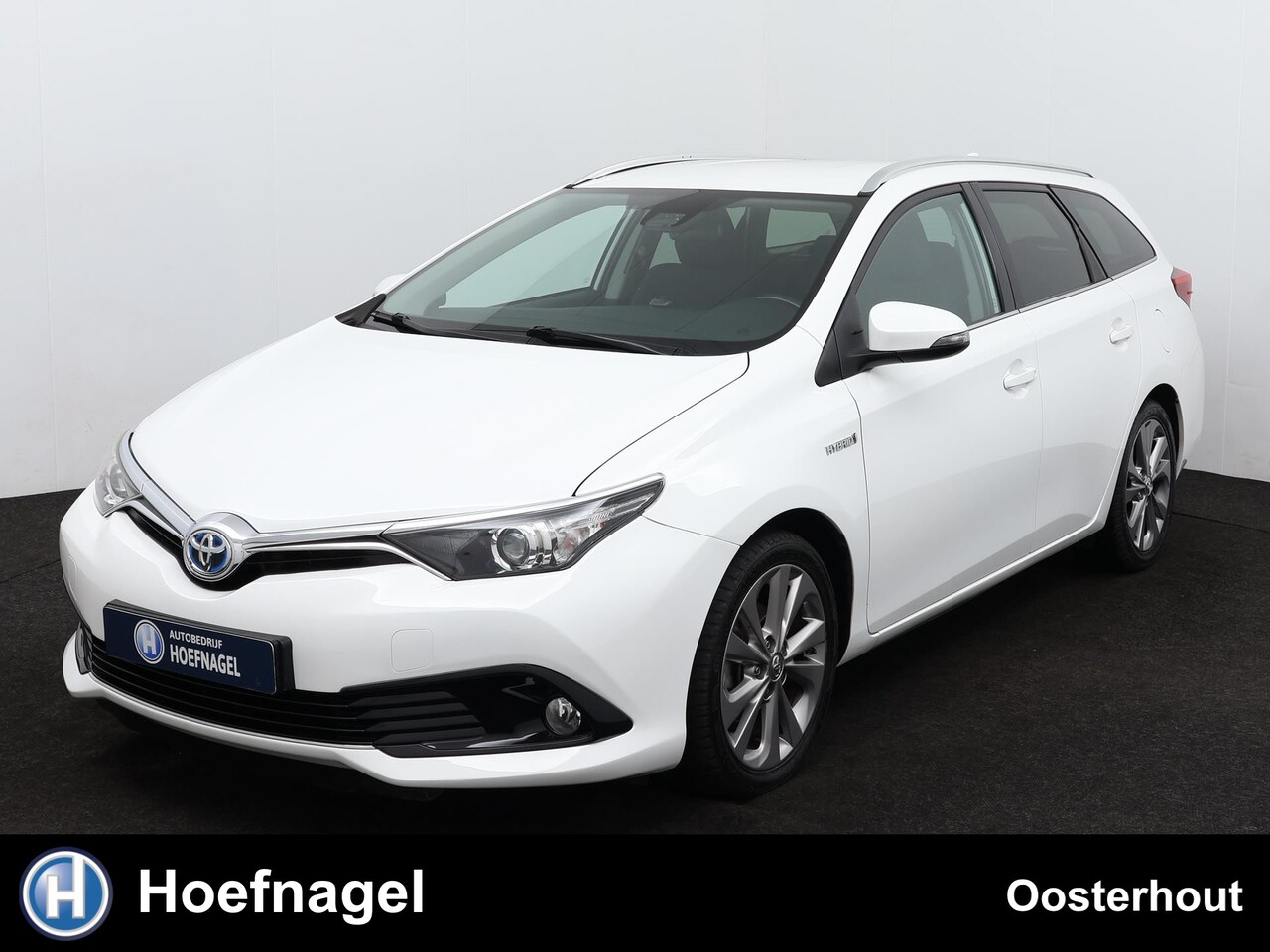 Toyota Auris Touring Sports - 1.8 Hybrid Dynamic Navigatie - Camera - Cruise Control - Lane Keep Assist - Parkeersensore - AutoWereld.nl