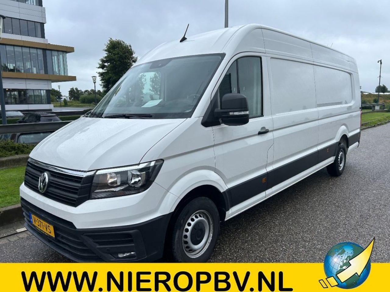 Volkswagen Crafter - 2.0TDI L5H3 Automaat Airco Navi Cruisecontrol - AutoWereld.nl