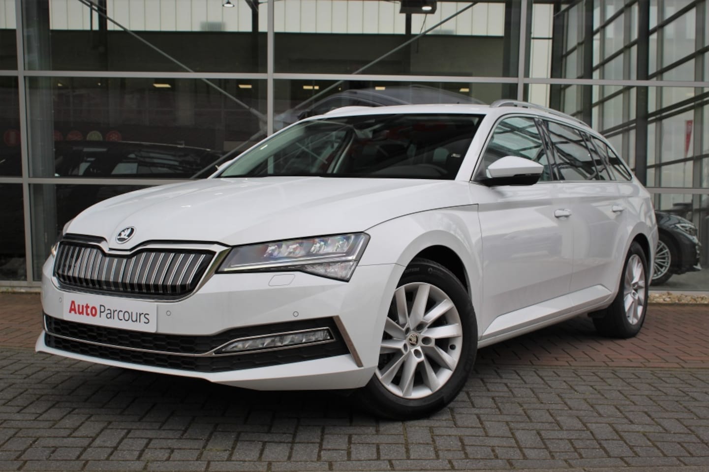 Skoda Superb Combi - 1.4 TSI iV BnsEdPlus*Canton Audio*Memory* - AutoWereld.nl