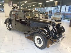 Citroën Traction - AVANT 11B LEGERE (1949)