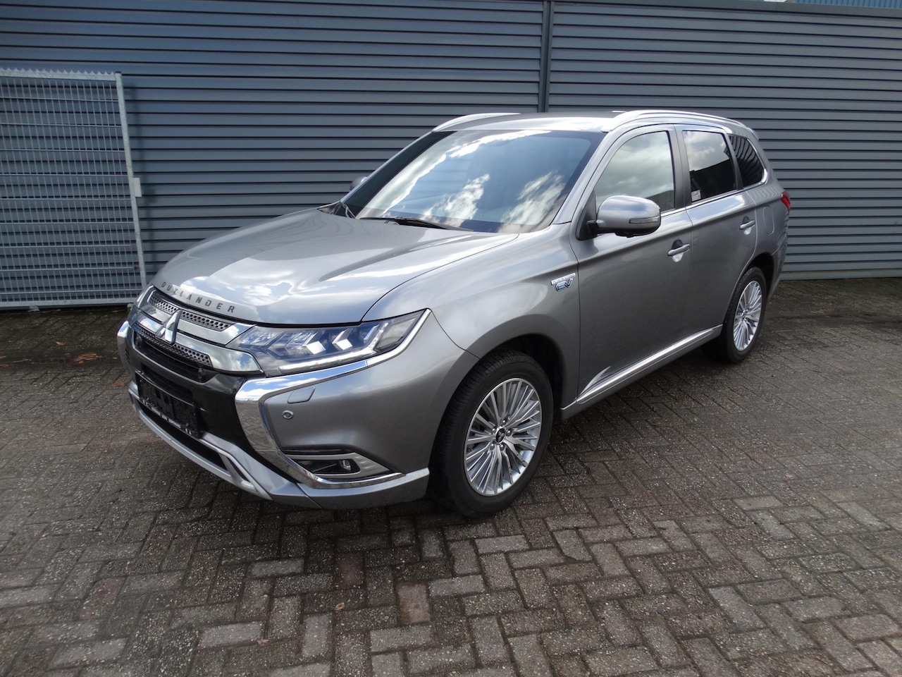 Mitsubishi Outlander - 2.4 PHEV Instyle / Spirit + - AutoWereld.nl