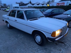 Mercedes-Benz 200-serie - 200 D