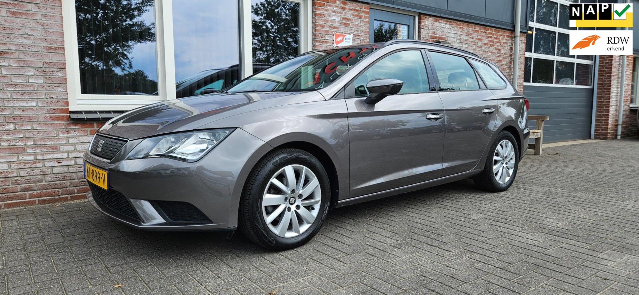 Seat Leon ST - 1.0 EcoTSI Reference Airco/Clima! Cruise Control! Dealer Onderhouden! Nette Auto! - AutoWereld.nl