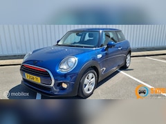 MINI Cooper - 1.5 Business 3drs/136pk/navigatie/clima/etc