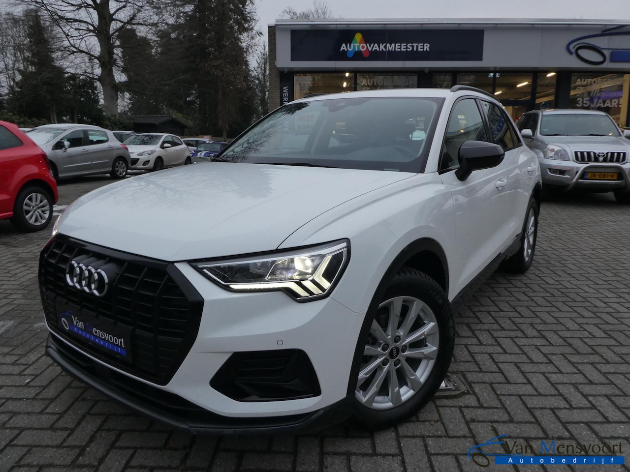 Audi Q3 - 35 TFSI Automaat Business Edition CarPlay|Keyless|Dodehoek|VirtualDash - AutoWereld.nl