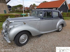 Bentley R-Type - saloon