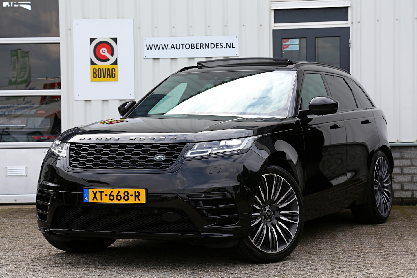 Land Rover Range Rover Velar - 3.0 V6 300PK AWD R-Dynamic HSE*BTW*NL-Auto*Perfect LR Onderh.*Luchtvering/Black Pack/Pano/ - AutoWereld.nl