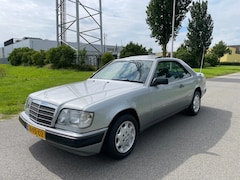 Mercedes-Benz 200-serie - 230 CE