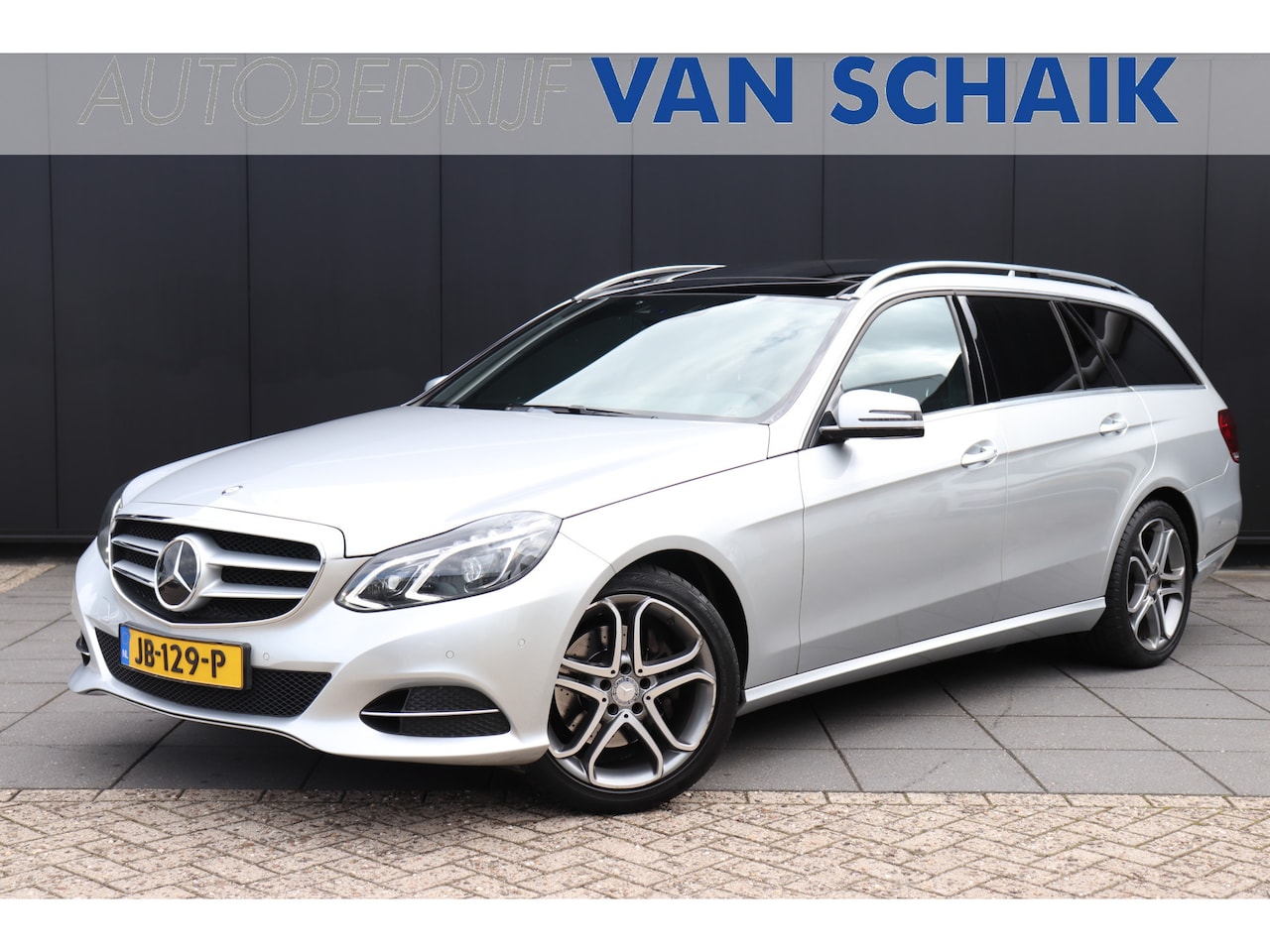 Mercedes-Benz E-klasse Estate - 200 AUT. PRES.AVANTGARDE | PANO | LEER | HARMAN KARDON - AutoWereld.nl