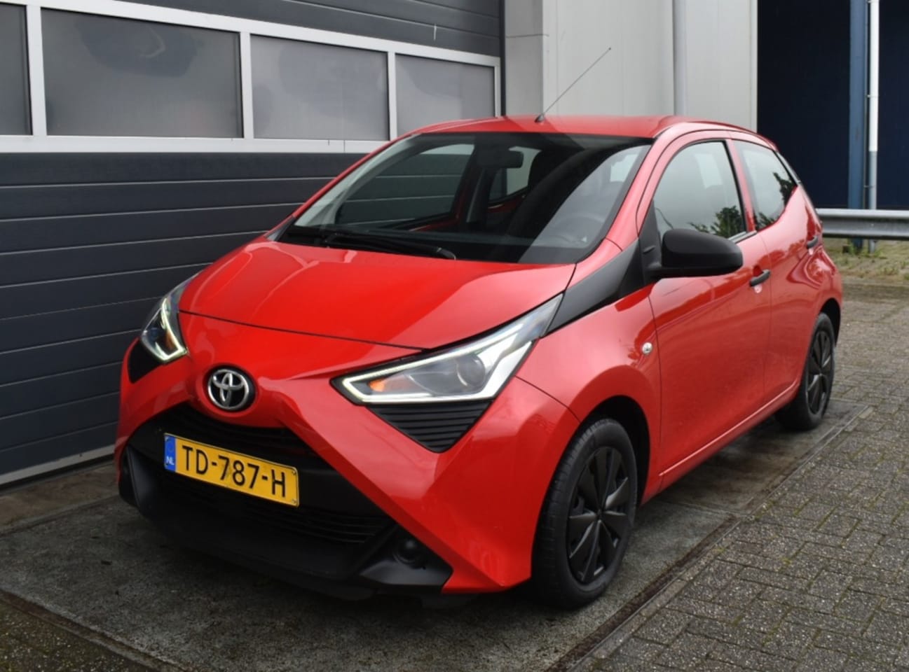 Toyota Aygo - 1.0 VVT-i x-fun 1.0 VVT-i x-fun - AutoWereld.nl