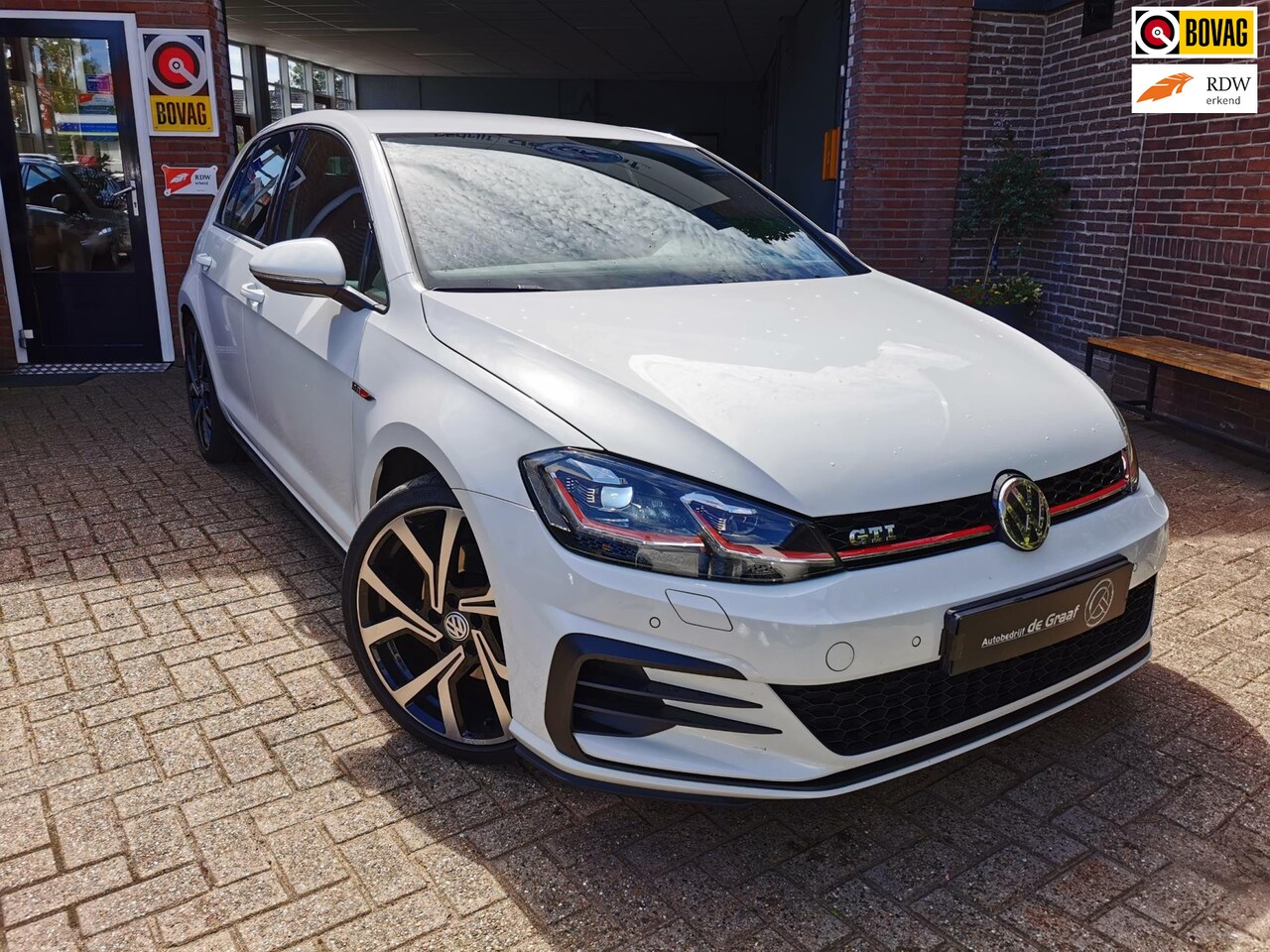 Volkswagen Golf - 2.0 TSI GTI | NAVI |TREKHAAK/CAMERA/PDC | CARPLAY | - AutoWereld.nl