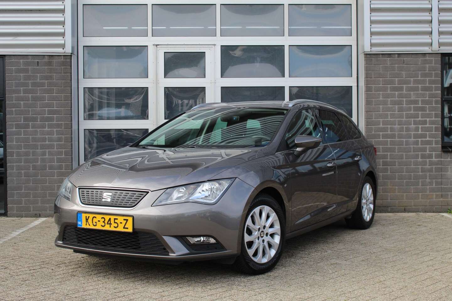 Seat Leon ST - 1.0 EcoTSI Style Connect / Carplay / Cruise / N.A.P. - AutoWereld.nl