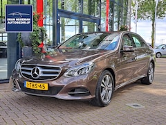 Mercedes-Benz E-klasse - 200 Ambition Avantgarde AUTOMAAT | Leer | Navi | ECC | PDC | LM Velgen | Cruise Control