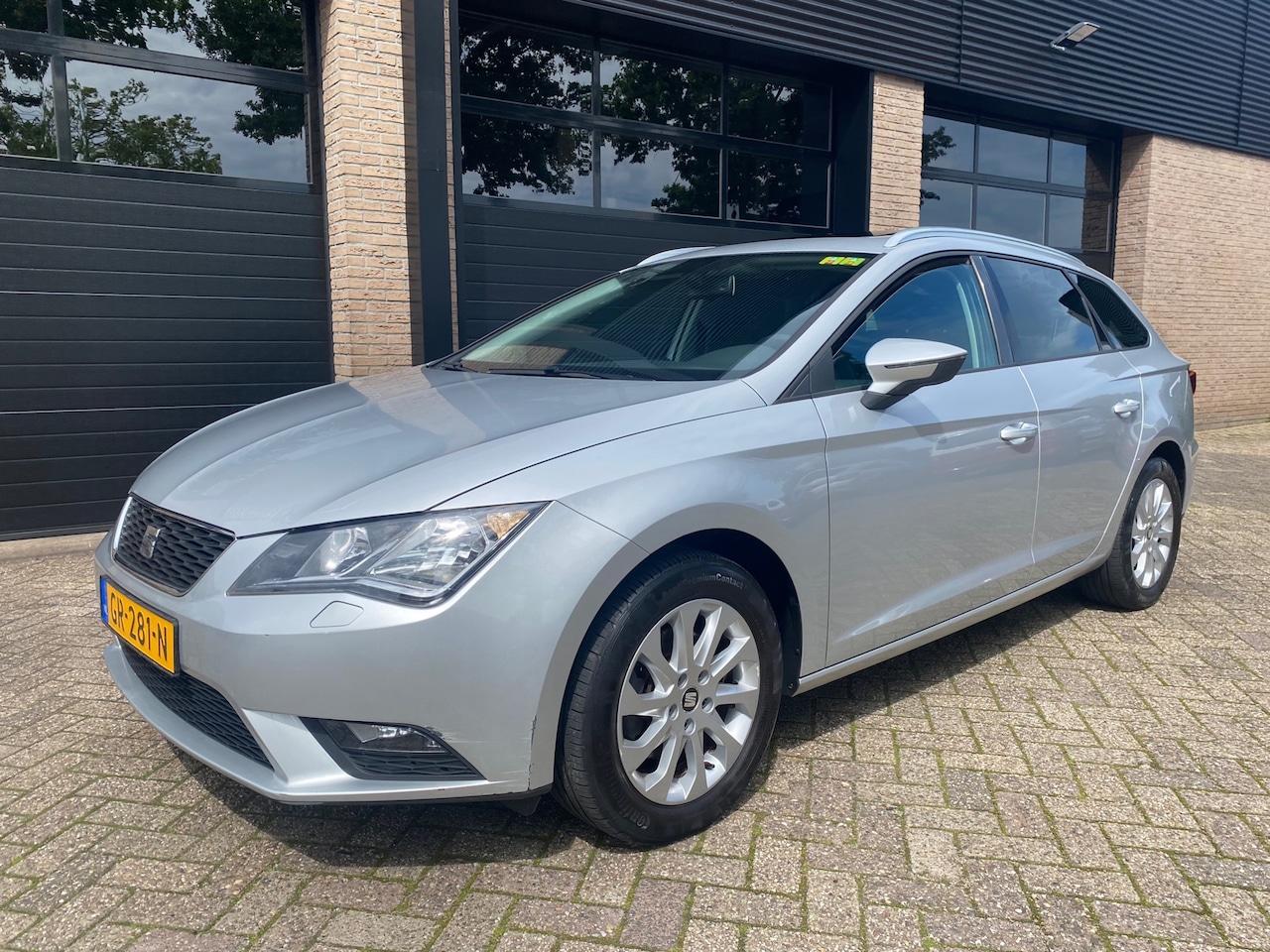 Seat Leon ST - 1.4 EcoTSI Style Connect Carplay Trekhaak Schuifdak - AutoWereld.nl