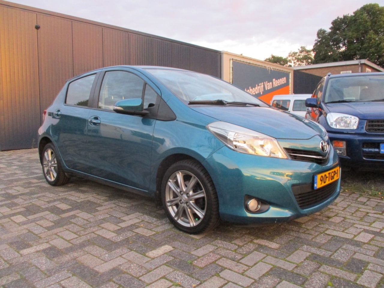 Toyota Yaris - AUTOMAAT 1.3 VVT-i Dynamic - AutoWereld.nl