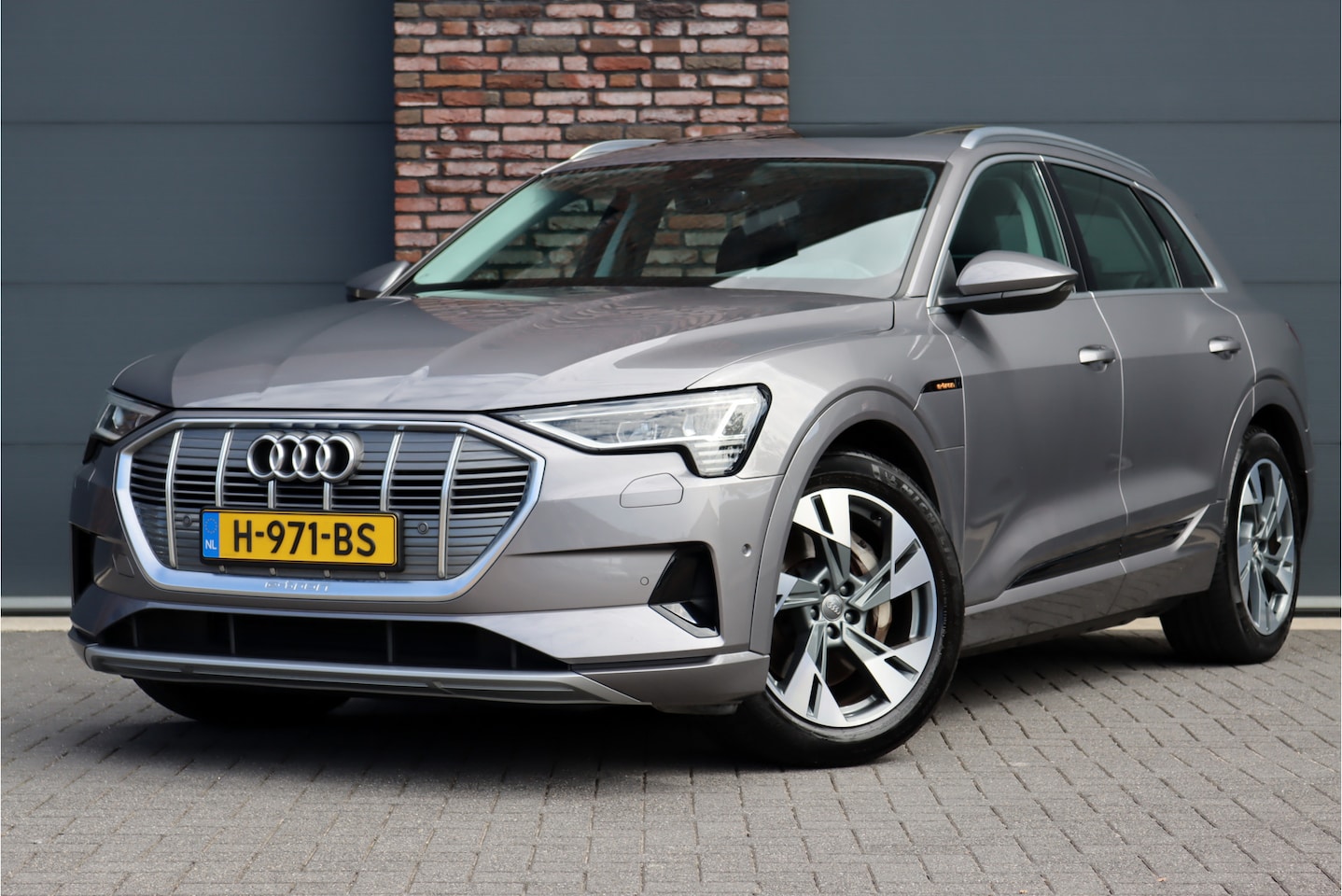 Audi e-tron - e-tron 50 Quattro Launch edition plus 71 kWh, 38.500,- netto ex, Luchtvering, Panoramadak, - AutoWereld.nl